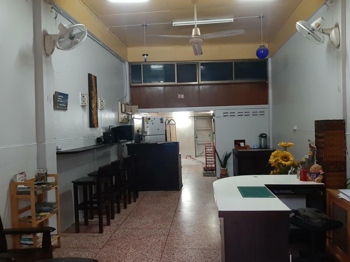 Dada Hostel Chiang Mai Exterior photo